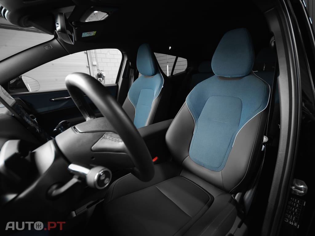 Volvo EX30 69 kWh Twin Motor Plus