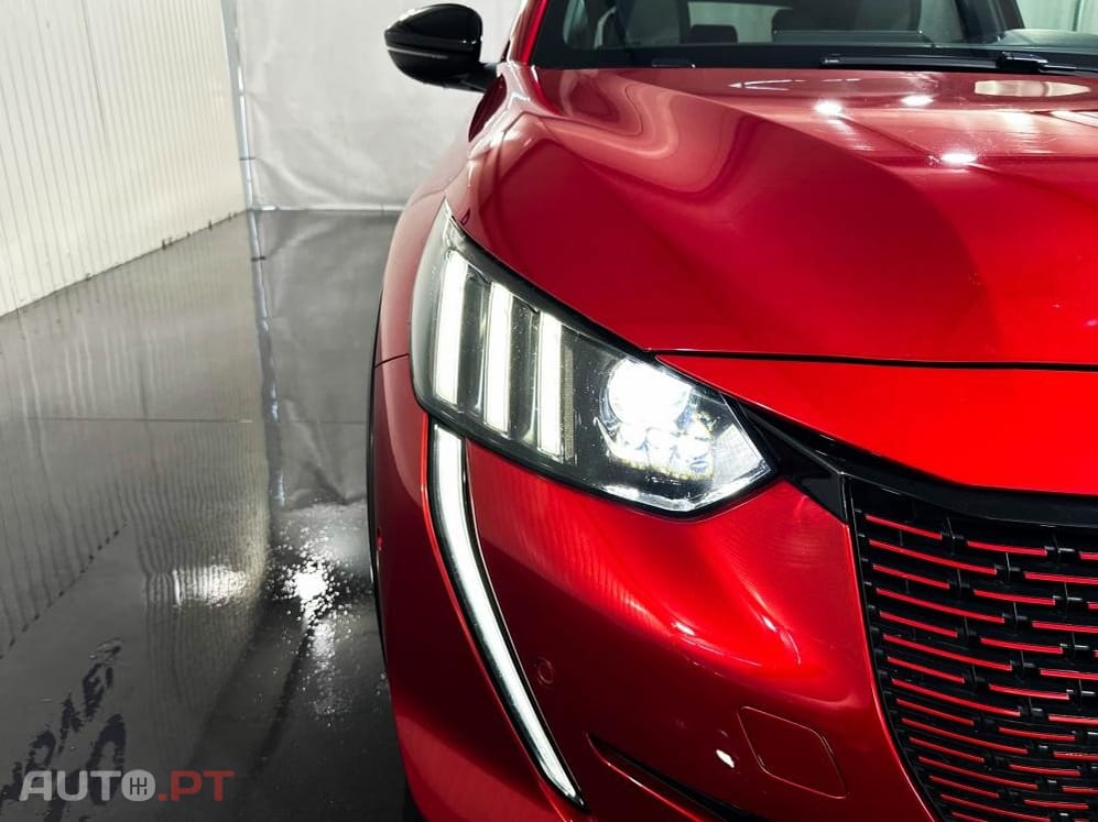 Peugeot E-208 50 kWh GT Pack