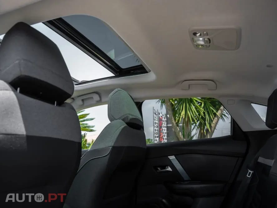 Citroen e-C4 X Shine