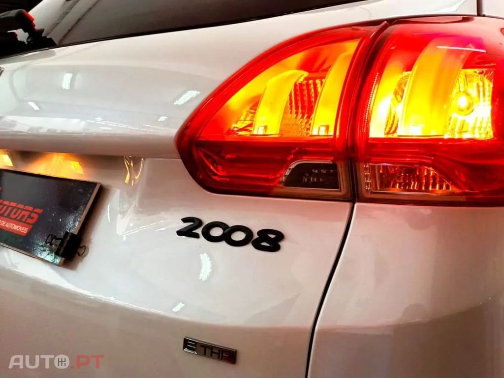 Peugeot 2008 1.2 PureTech Allure