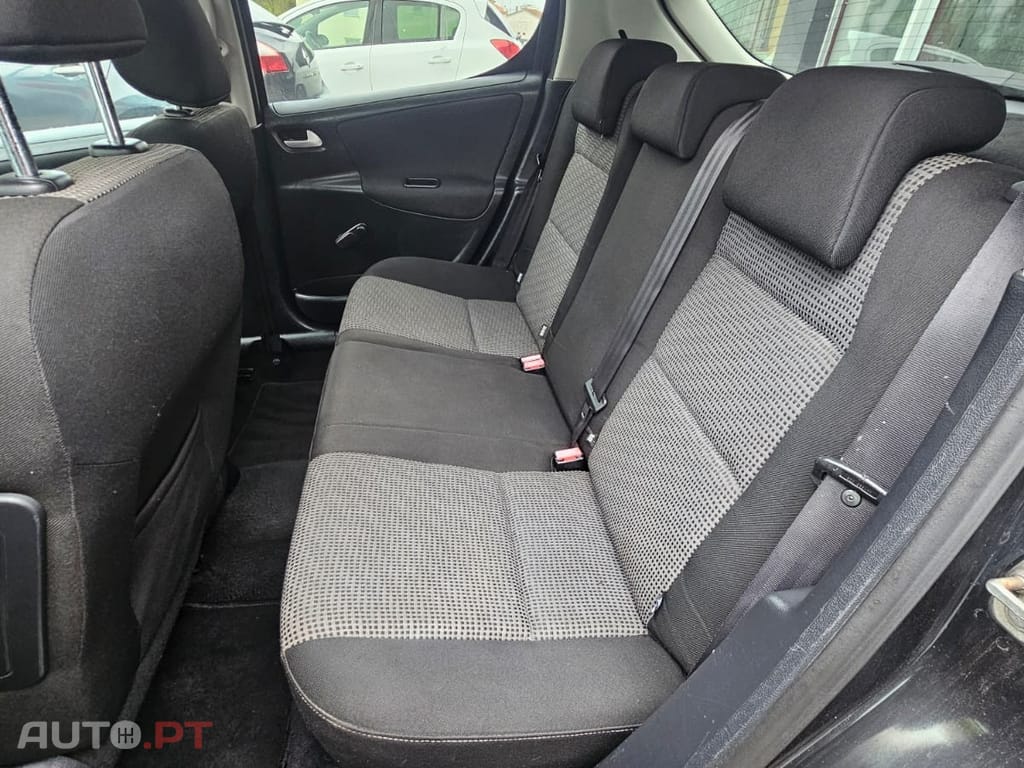 Peugeot 207 1.4 HDi SE Sportium