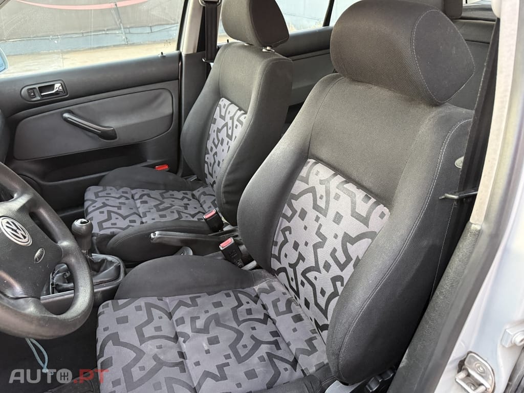 Volkswagen Golf 1.4 FSi Confortline