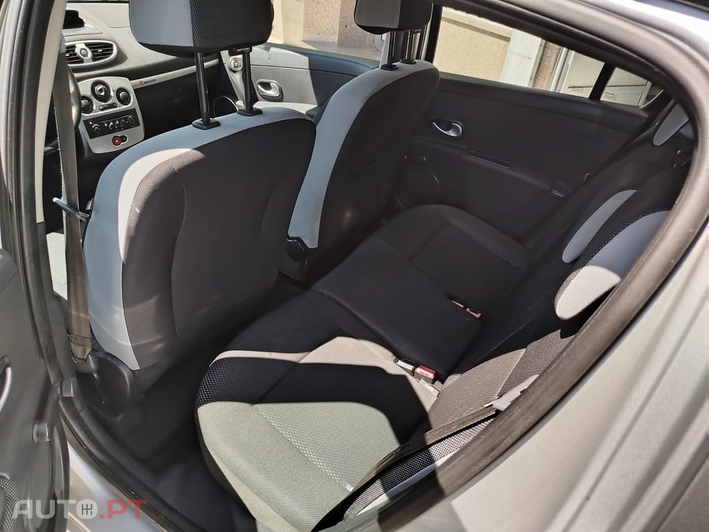 Renault Clio 1.2 16V Rip Curl