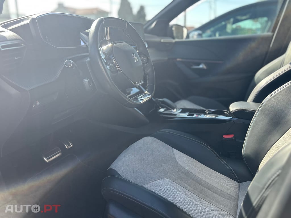 Peugeot E-208 50 kWh GT Pack