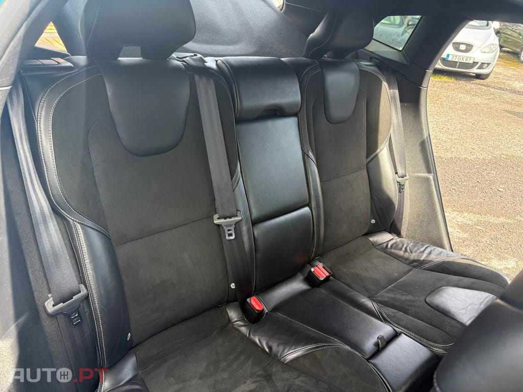 Volvo V40 1.6 D2 R-Design