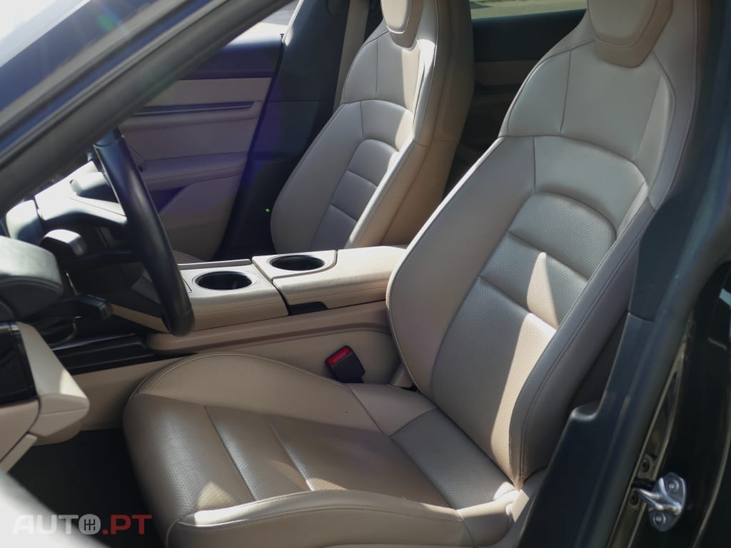 Porsche Taycan 4S