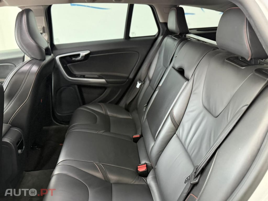 Volvo V60 1.6 D2 R-Design
