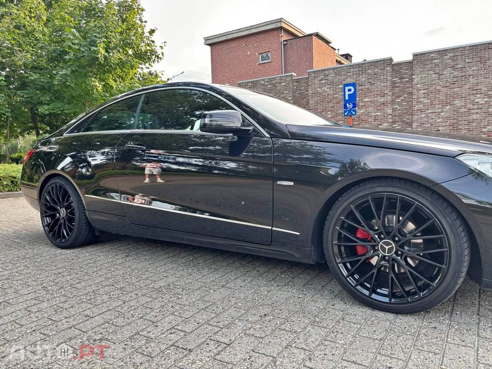 Mercedes-Benz E 220 Coupé