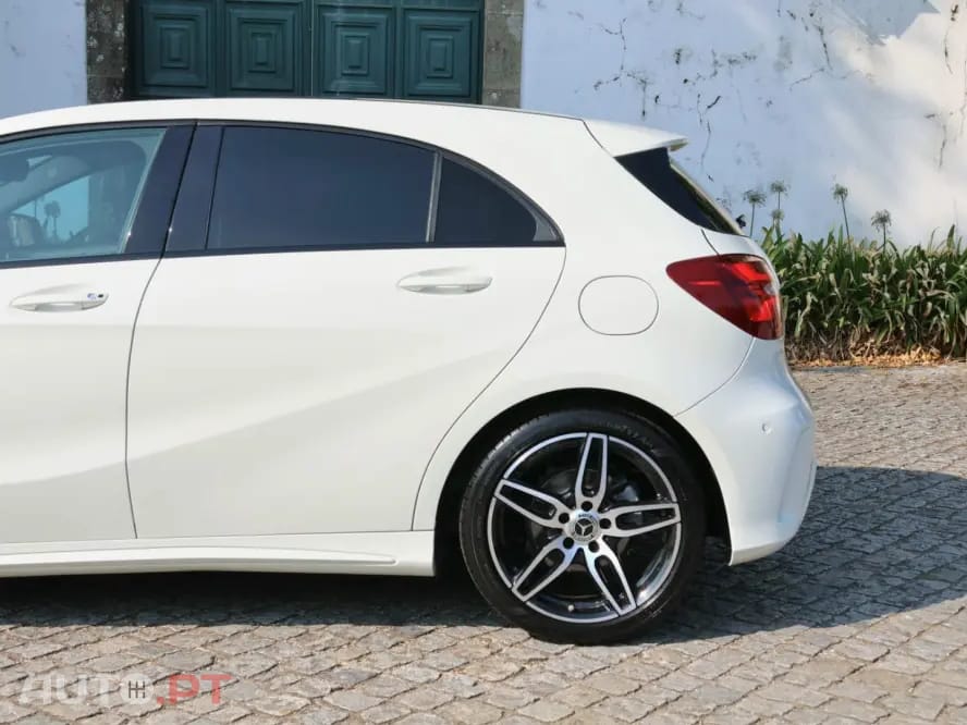 Mercedes-Benz A 180 AMG Line
