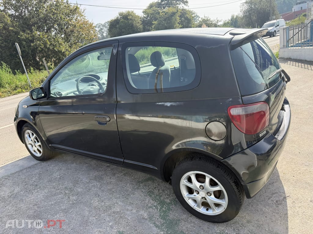 Toyota Yaris 1.0 Base C/Radio