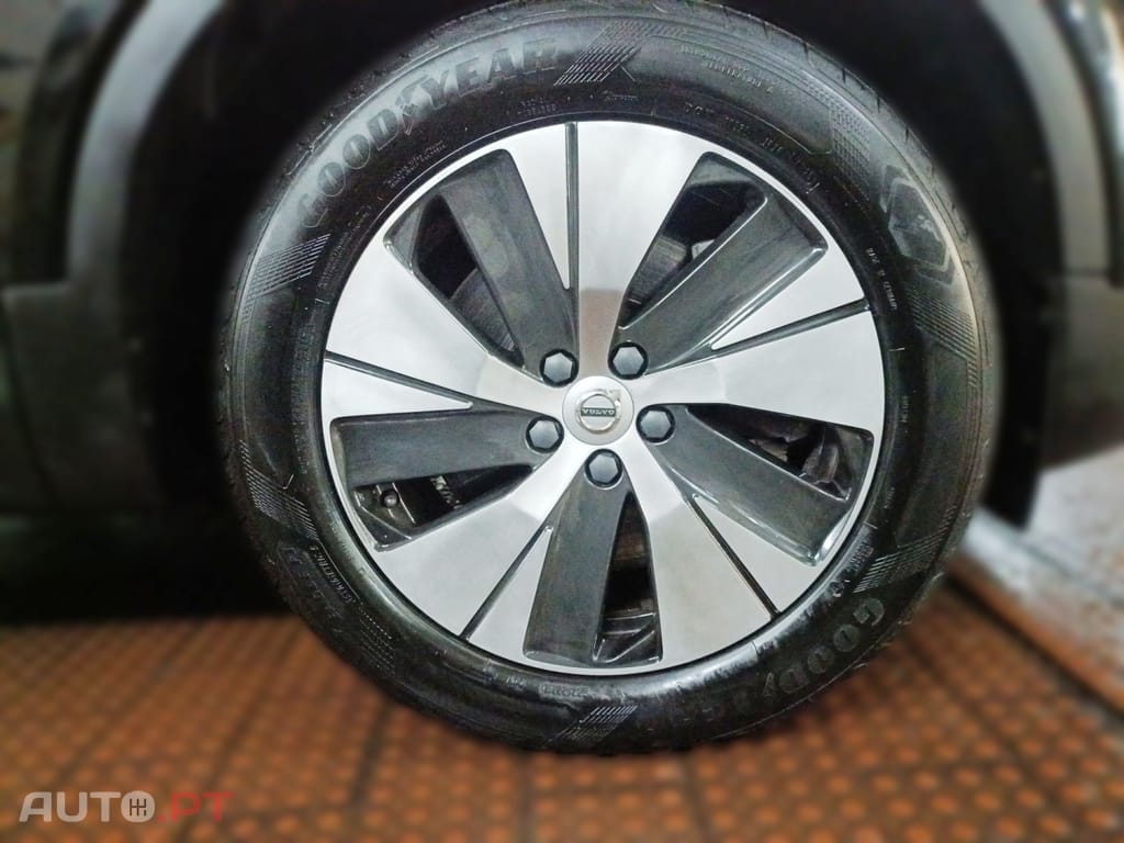 Volvo XC40 1.5 T5 PHEV Momentum Plus