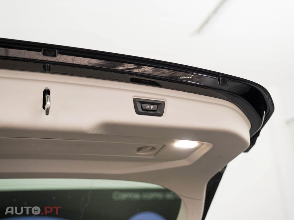 BMW 330 e Touring Line Sport Auto