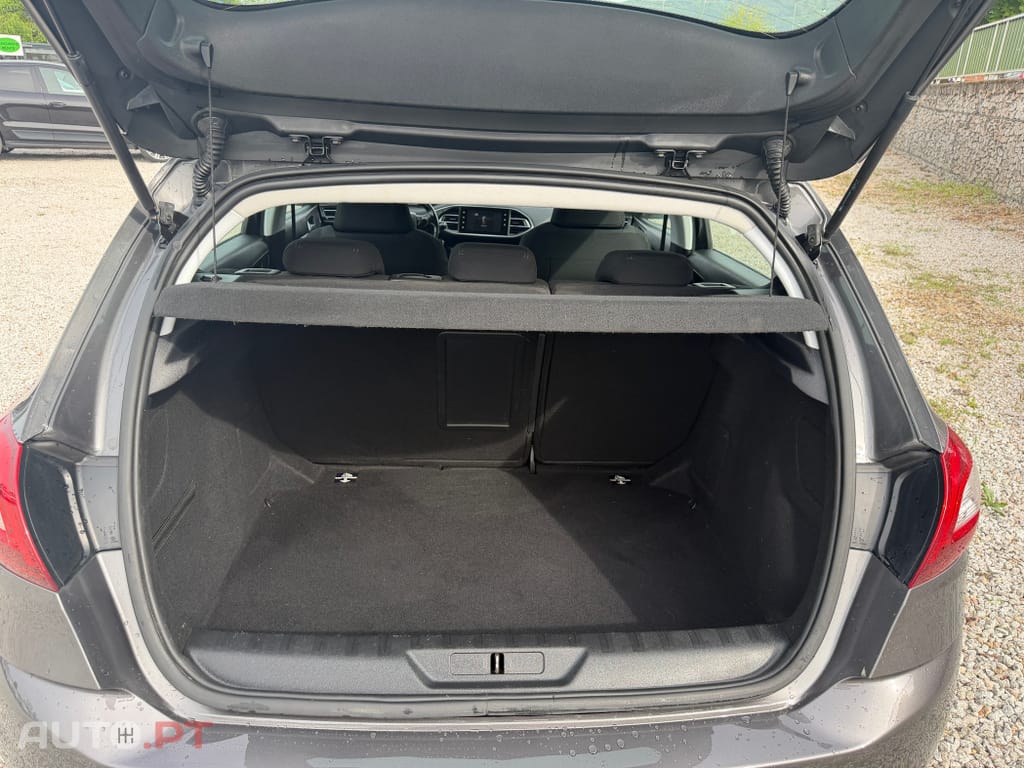 Peugeot 308 1.6 BlueHDi Allure J17