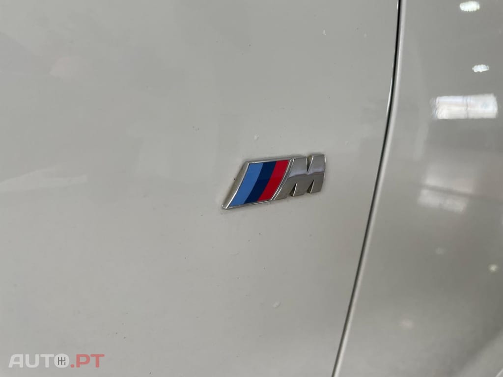 BMW 116 d Pack Desportivo M Auto