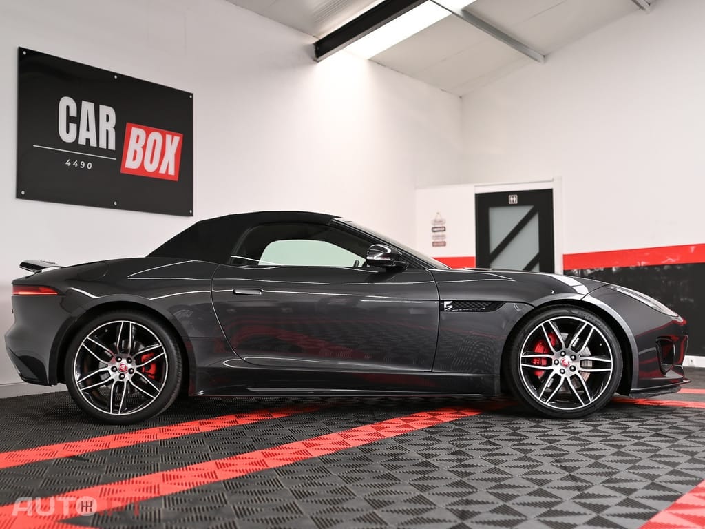 Jaguar F-Type 2.0 i4 Chequered Flag