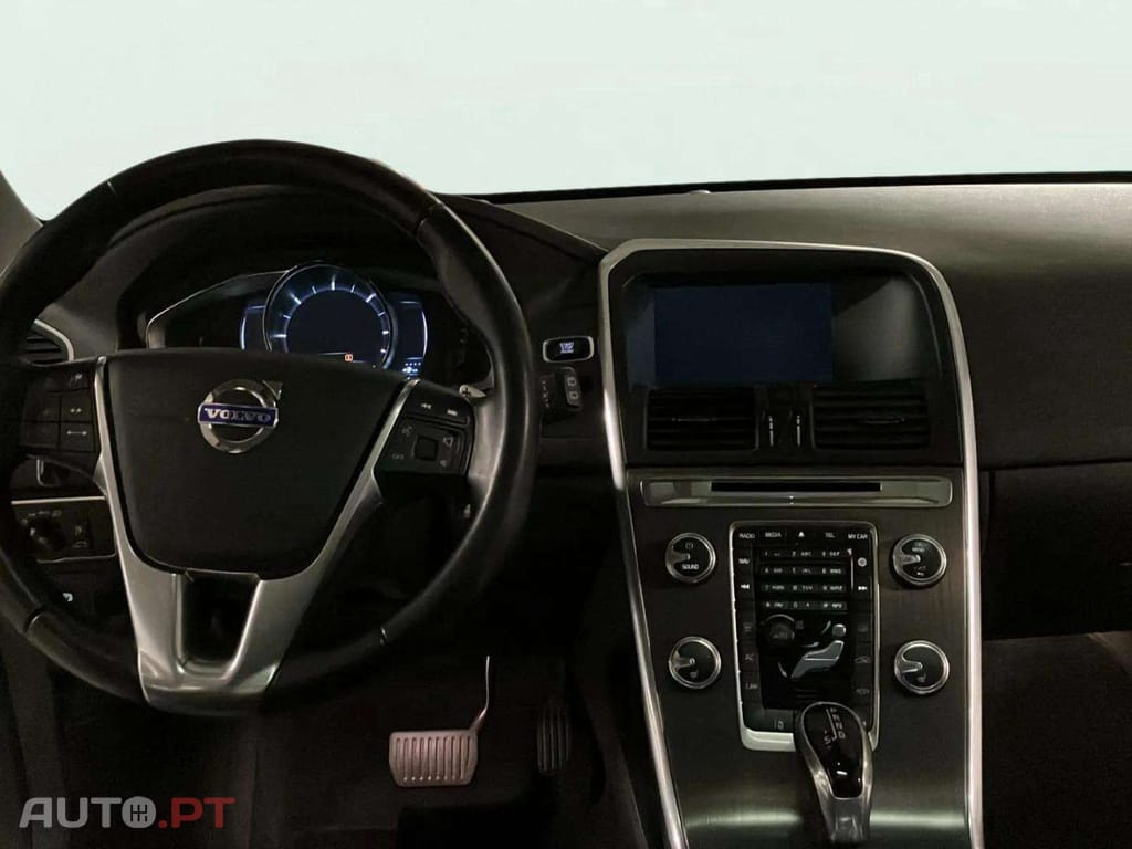 Volvo XC60 2.0 D4 Momentum Plus Geartronic