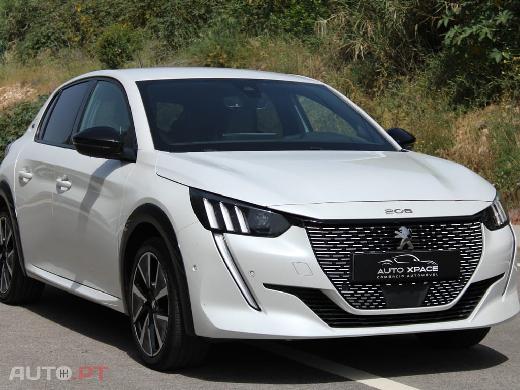 Peugeot E-208 50 kWh GT Pack