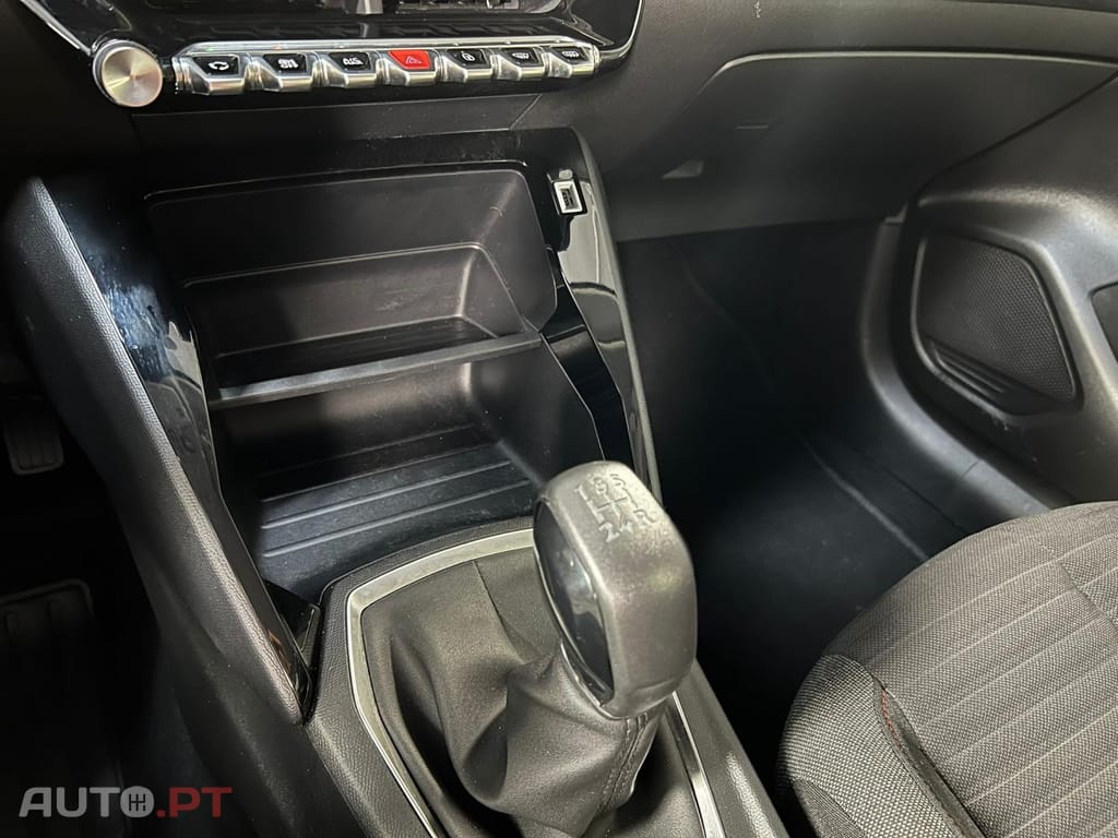 Peugeot 208  1.2 PureTech SE Style