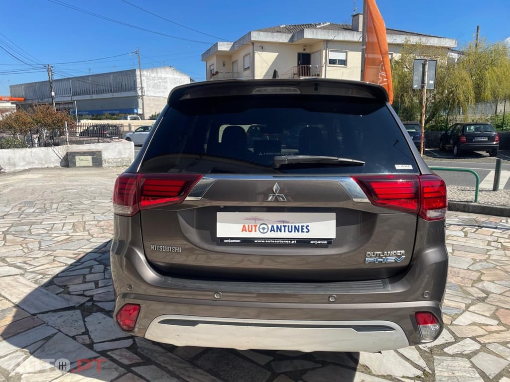 Mitsubishi Outlander 2.0 Intense