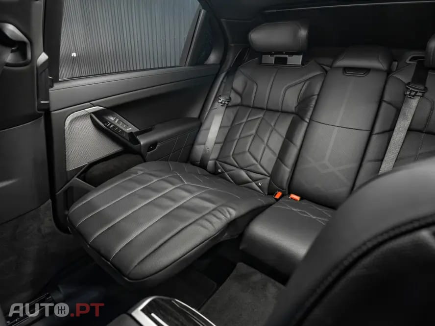 BMW 750 750e xDrive Pack Desportivo M