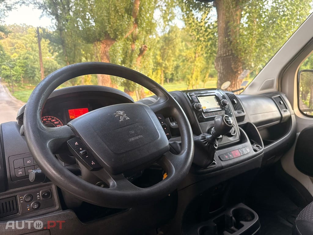 Peugeot Boxer 2.0 BlueHDi 330 L2H2 Premium