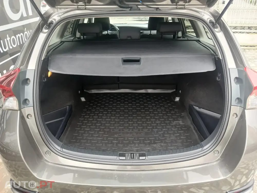 Toyota Auris Touring Sports 1.4 D-4D Exclusive+Navi
