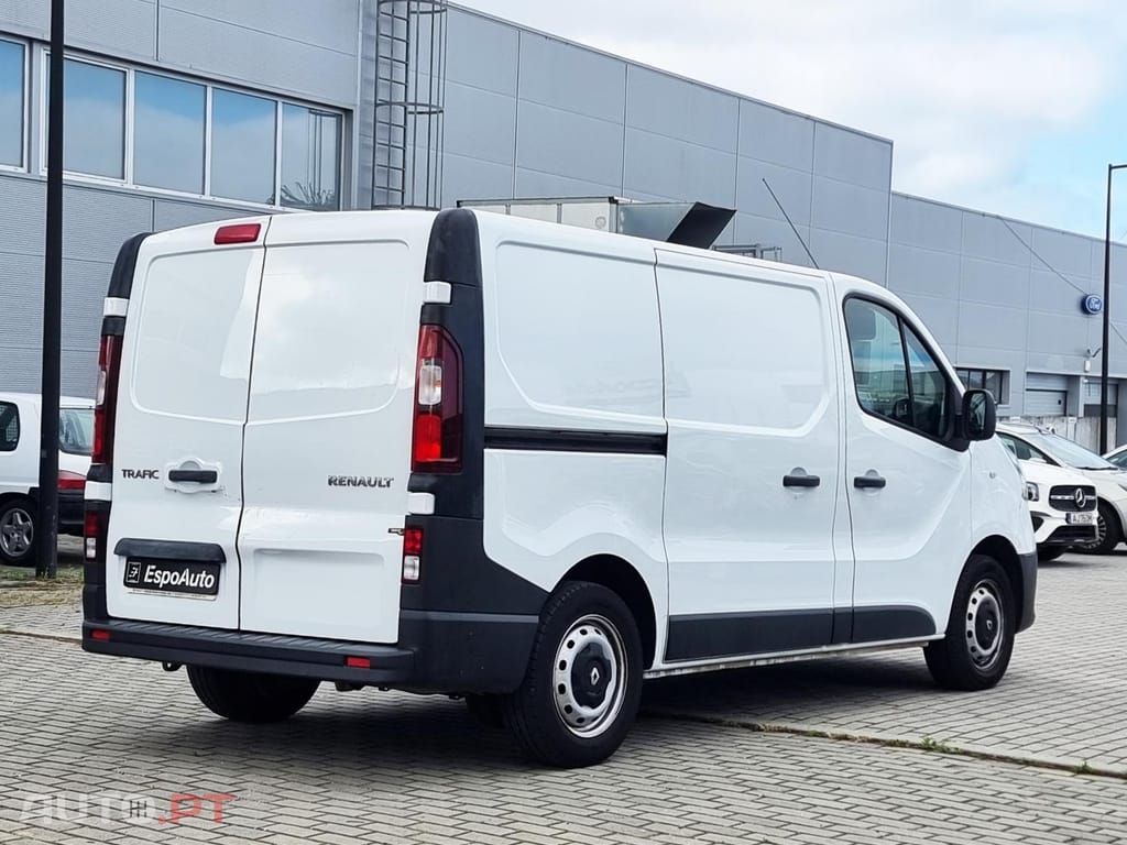 Renault Trafic 2.0 dCi L1H1 - IVA Dedutível