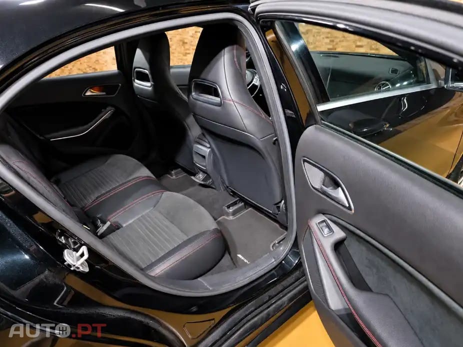 Mercedes-Benz A 180 d AMG Line