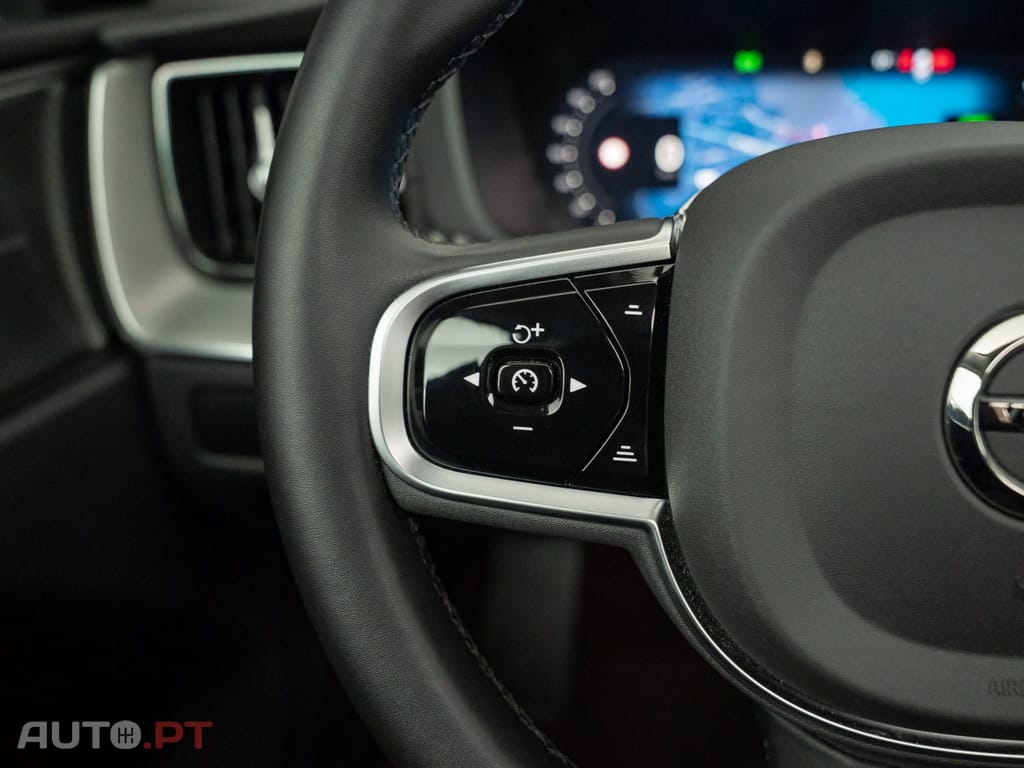 Volvo XC60 2.0 T6 PHEV Ultra Dark AWD