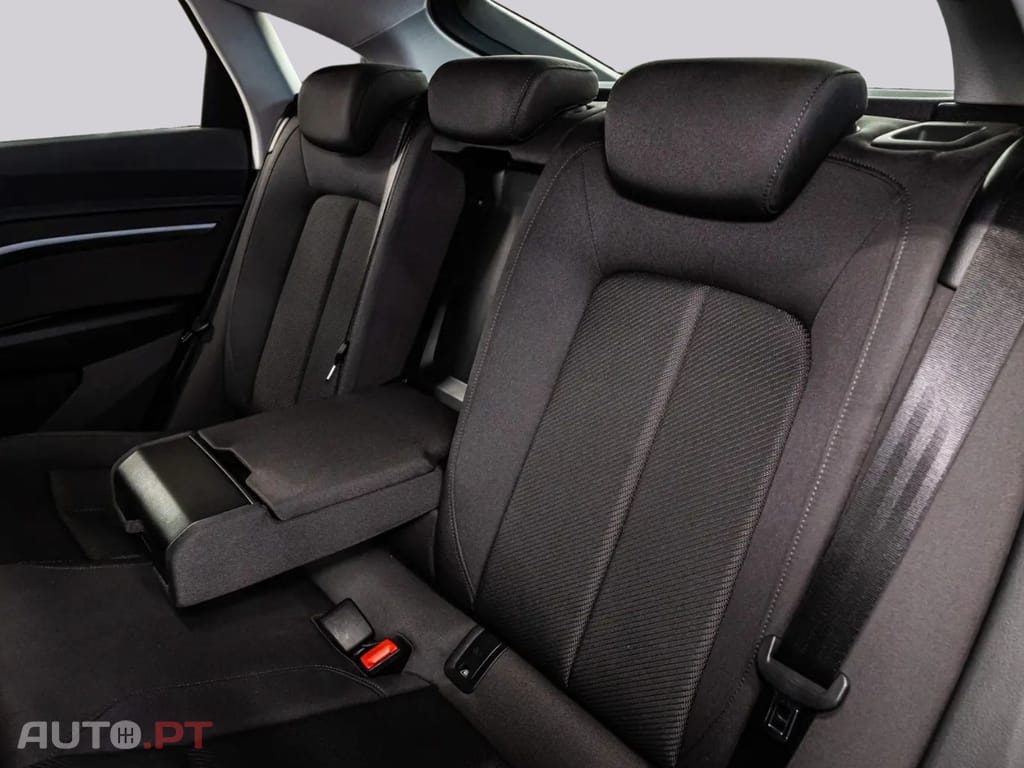 Audi E-Tron I.V.A DEDUTÍVEL 55 ADVANCED 21Z
