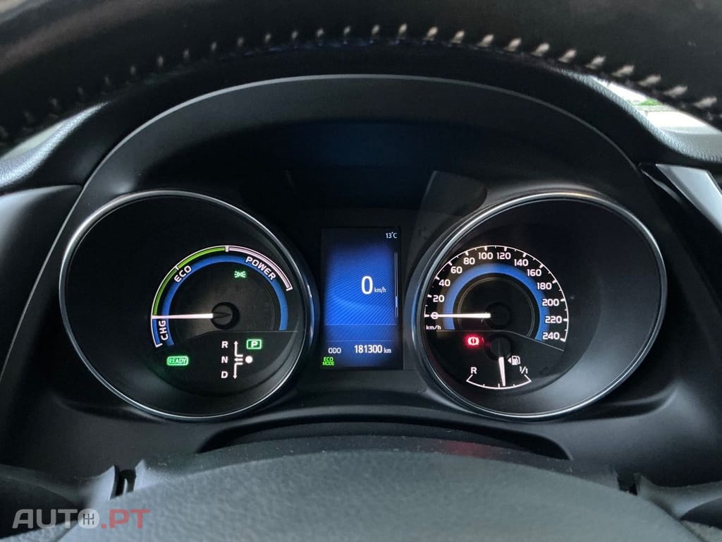 Toyota Auris 1.8 Hybrid Design Edition