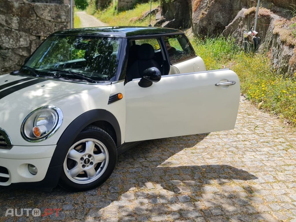 MINI Cooper Cooper D