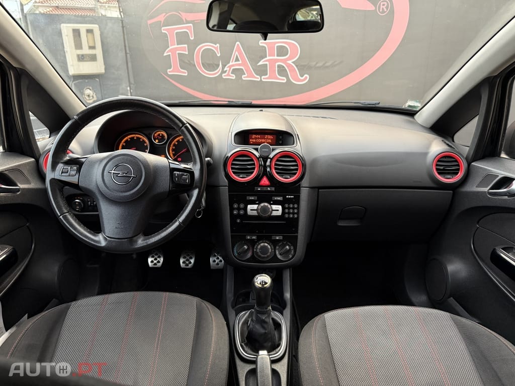 Opel Corsa 1.2 Black Edition