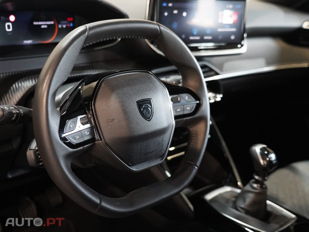 Peugeot 2008 1.2 PureTech Allure