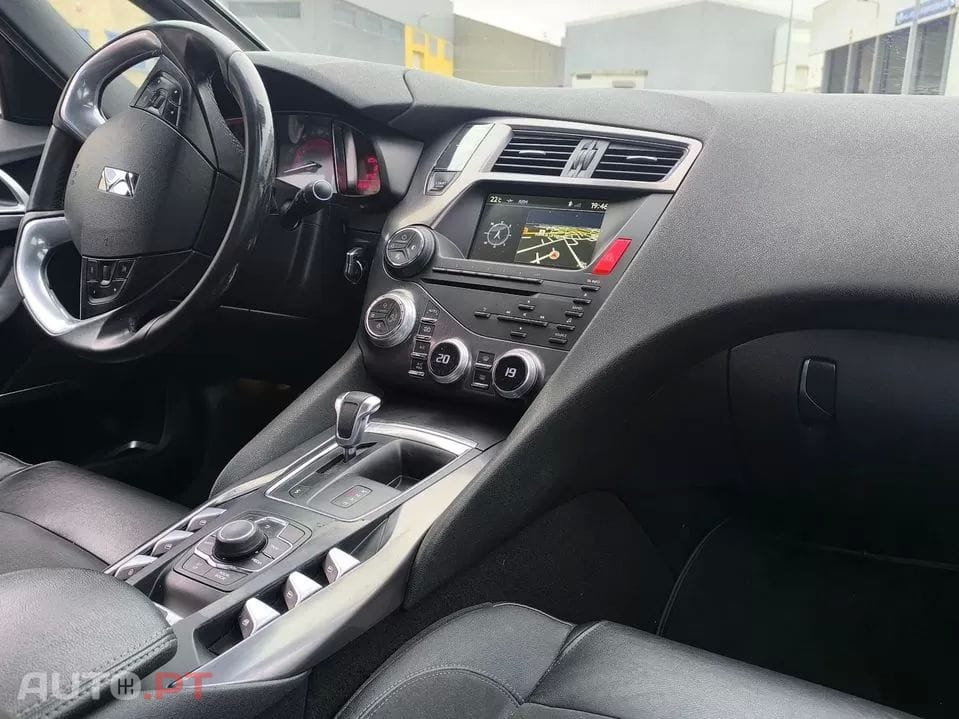 Citroen DS5 1.6 e-HDi Air. So Chic CMP6 112g