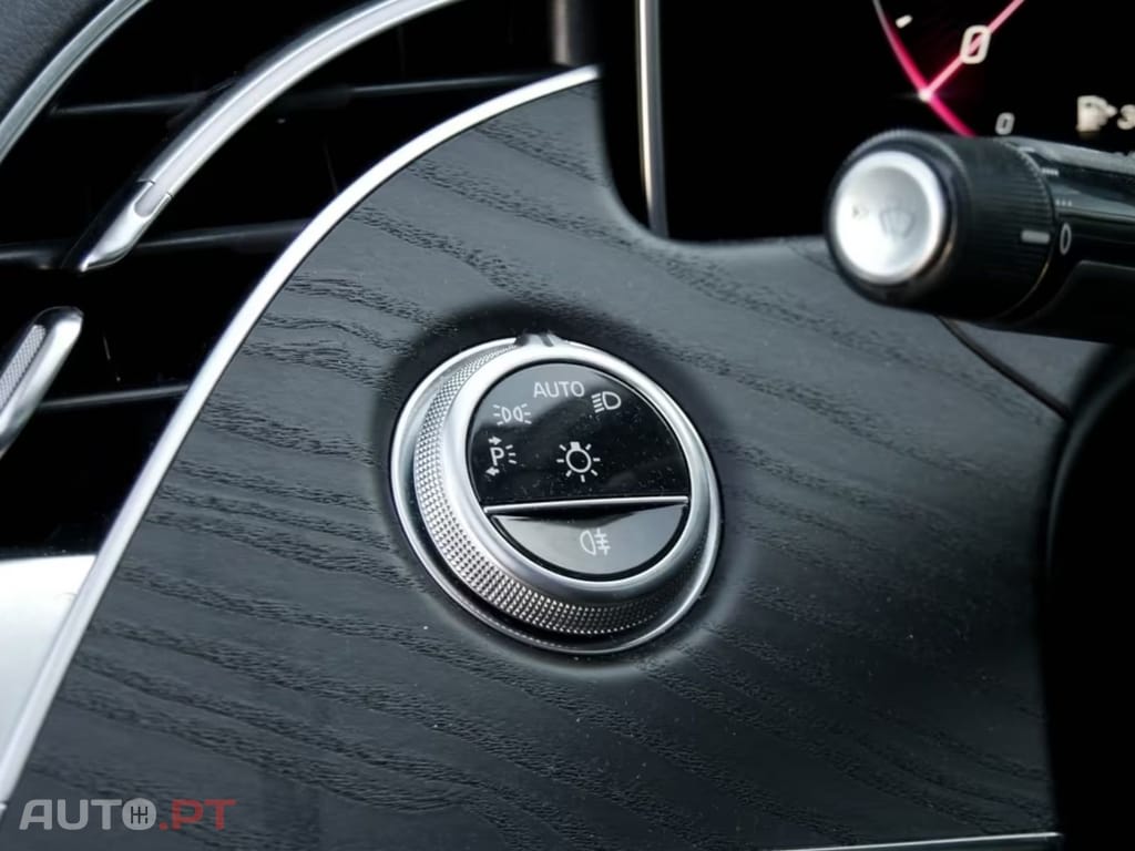 Mercedes-Benz E 220 d Limousine I.V.A DEDUTÍVEL 