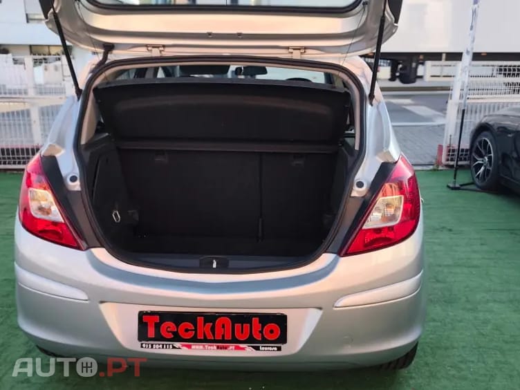 Opel Corsa 1.2 Enjoy