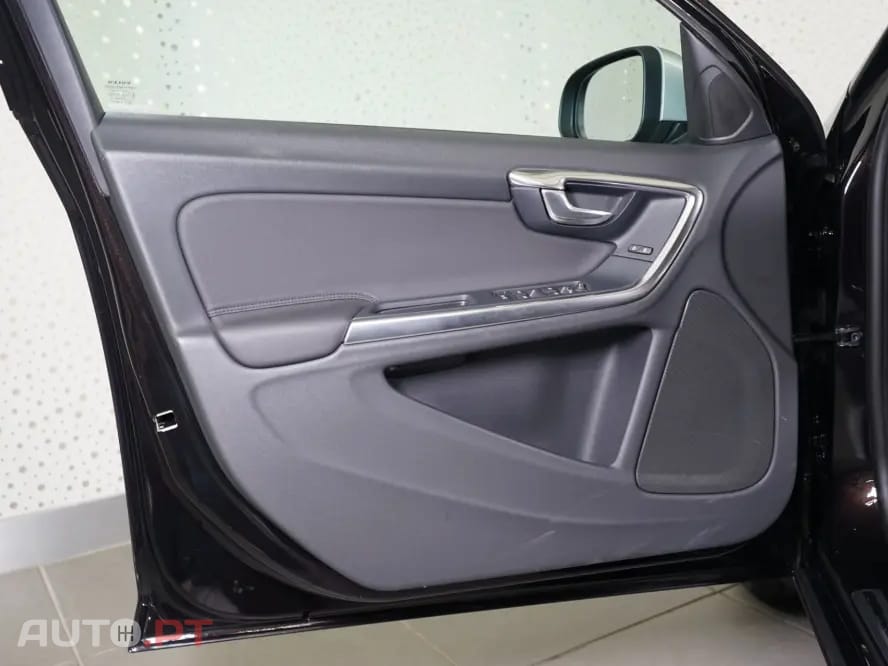 Volvo V60 1.6 D2 Momentum Eco