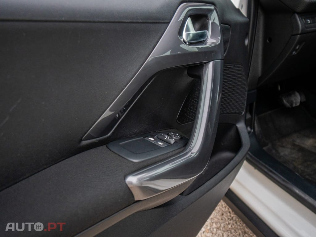 Peugeot 2008 Peugeot 2008 1.2 Allure Pack