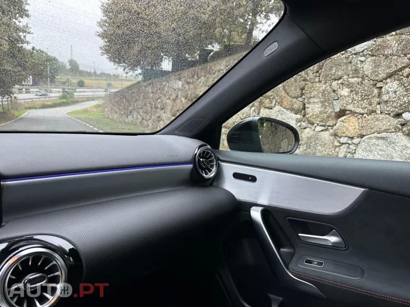 Mercedes-Benz A 250 e AMG Line