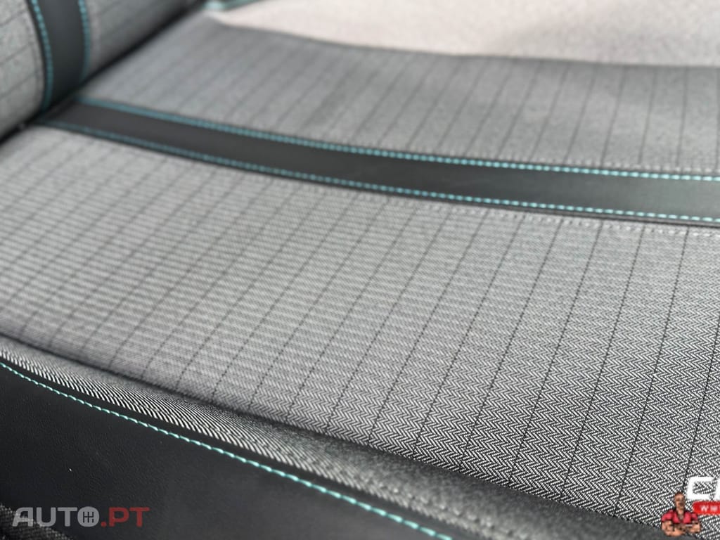 Peugeot 2008 1.5 BlueHDi Allure Pack