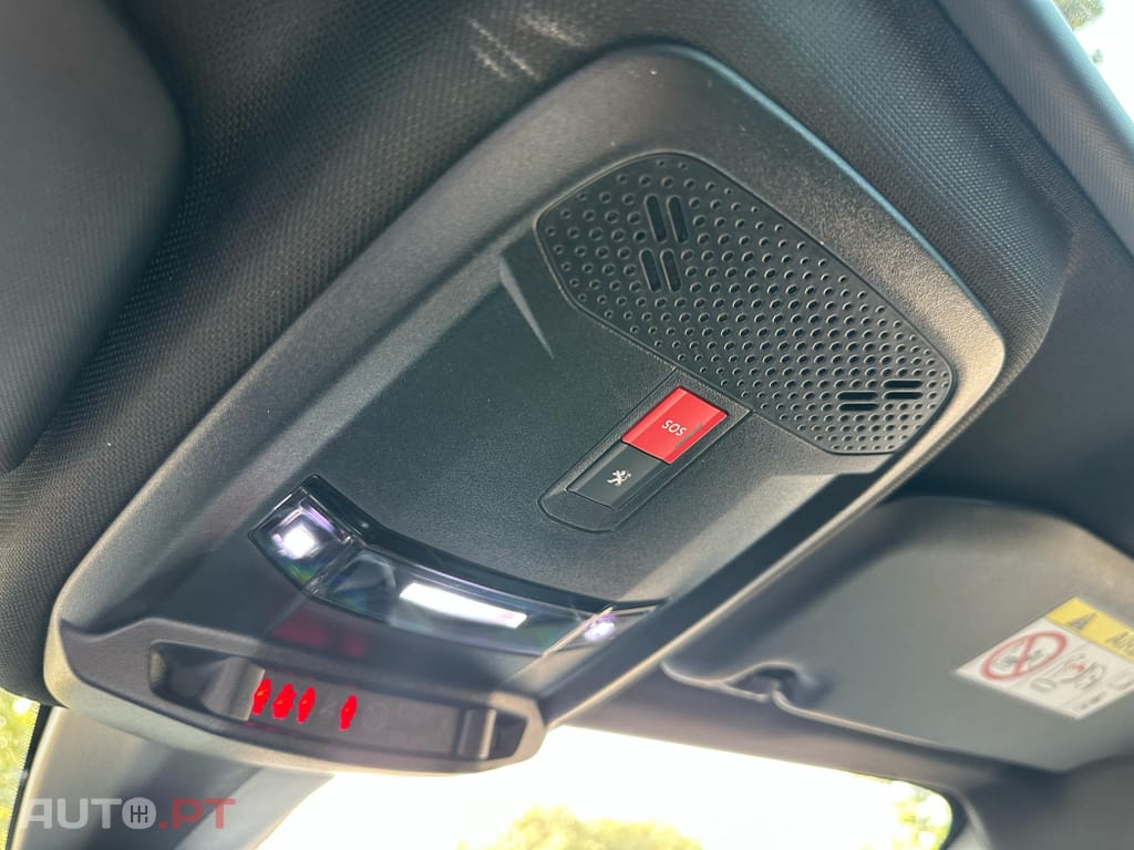 Peugeot E-208 50 kWh GT Pack