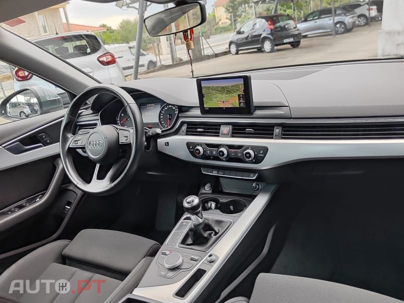 Audi A4 Limousine