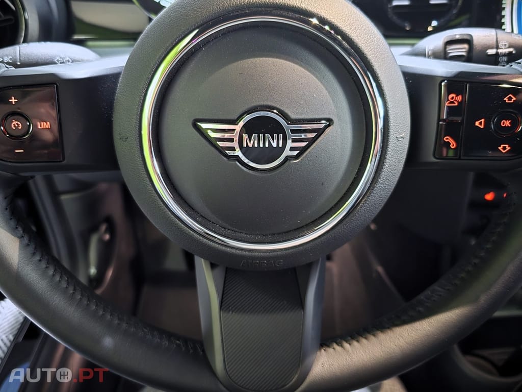 MINI Cooper Cooper SE