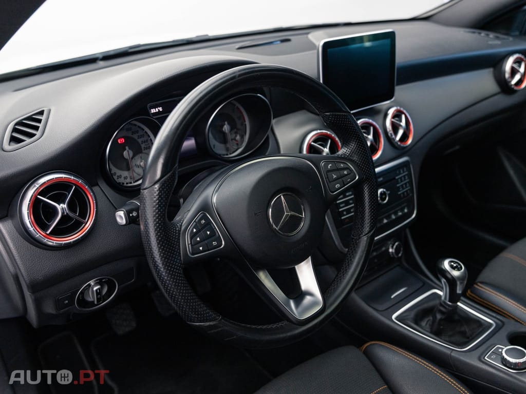 Mercedes-Benz CLA 200 (CDI) d Orange Art Edition