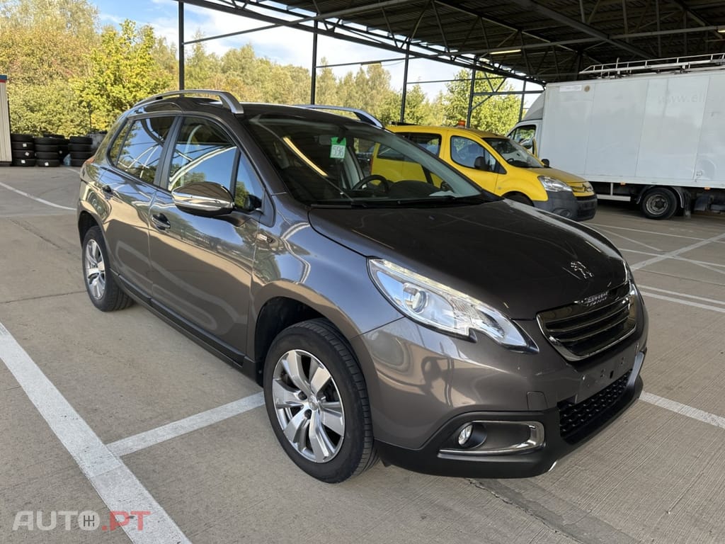 Peugeot 2008 1.2 PureTech Style
