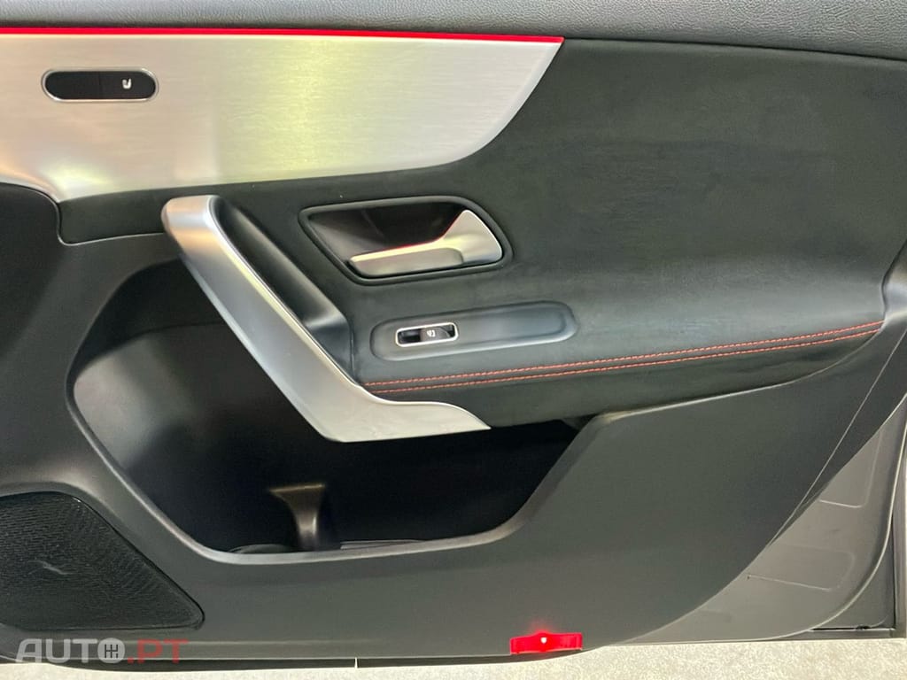 Mercedes-Benz A 35 AMG 4Matic Speedshift DCT 7G