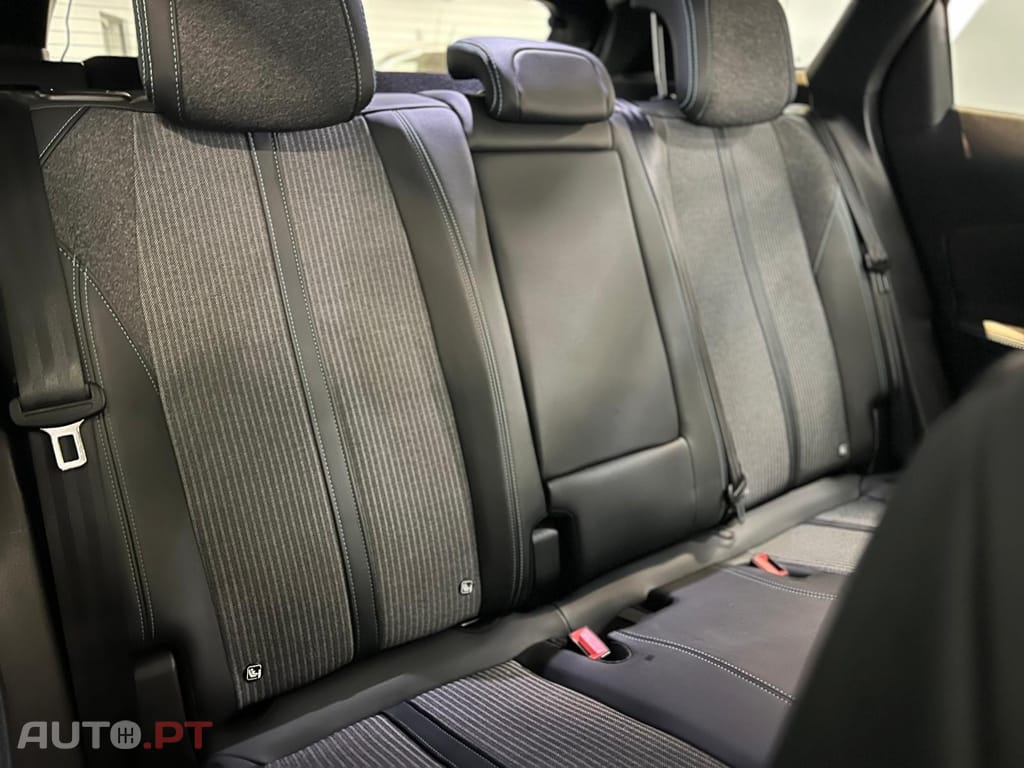 Peugeot 3008 1.6 Hybrid Allure Pack e-EAT8