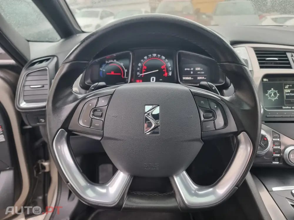 Citroen DS5 2.0 HDi Hybrid4 So Chic CMP6