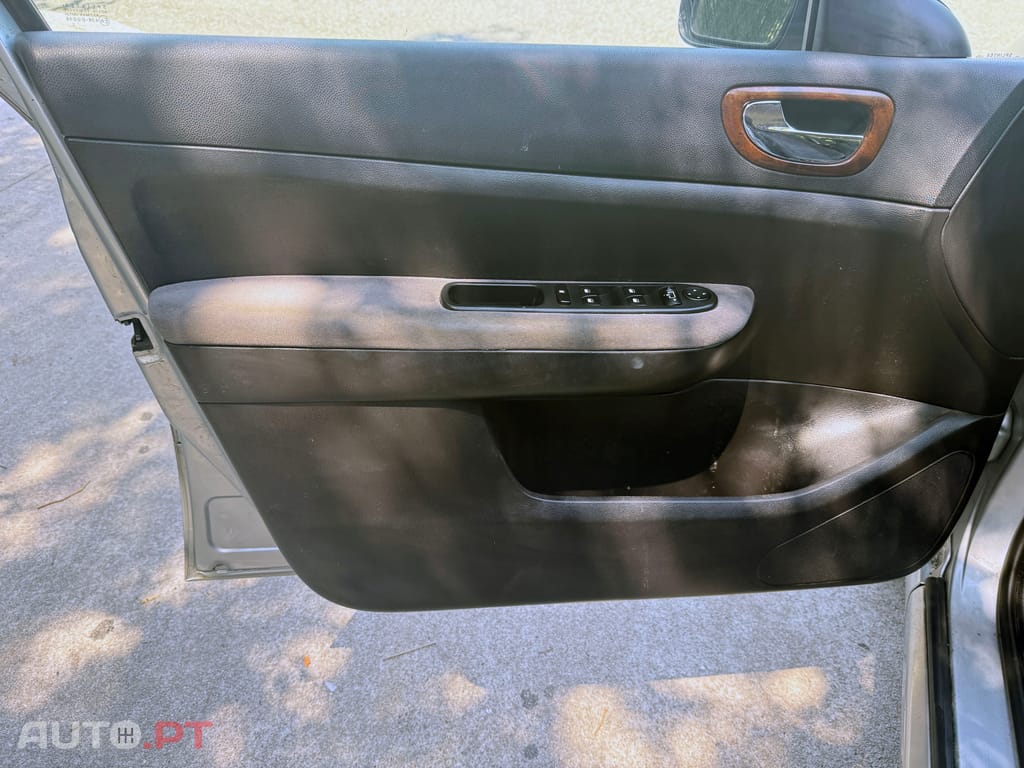 Peugeot 307 BREAK 1.4 GASOLINA A/C